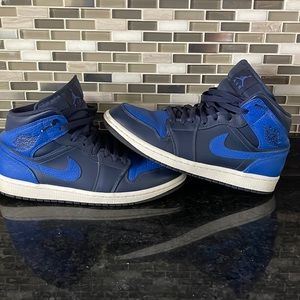 Jordan 1 Obsidian Mid